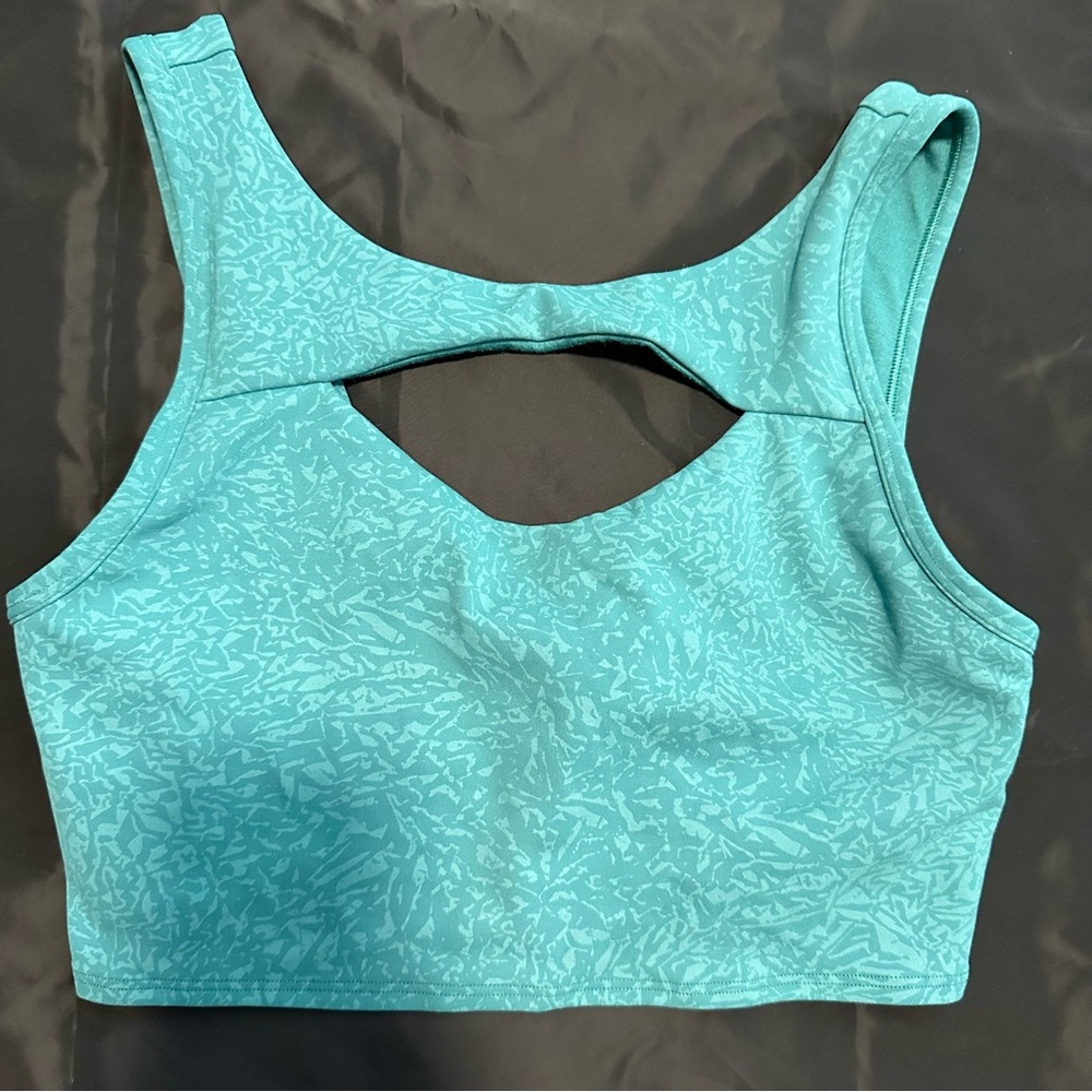 Like new lululemon cutout sports bra